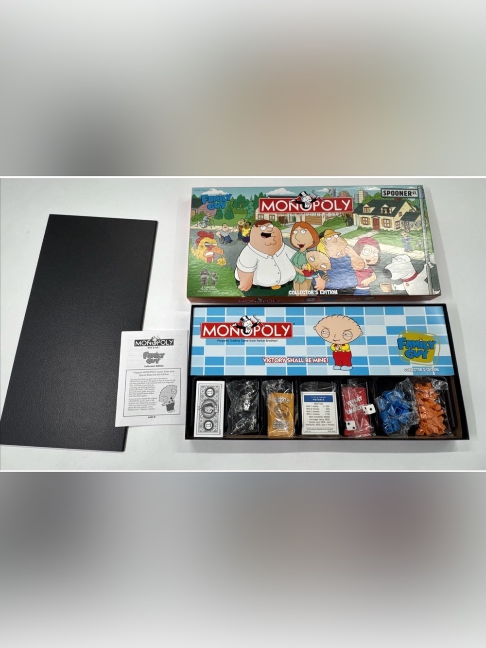 2006 Family Guy Monopoly Collectors Edition Board Game with 6 Pewter Tokens
